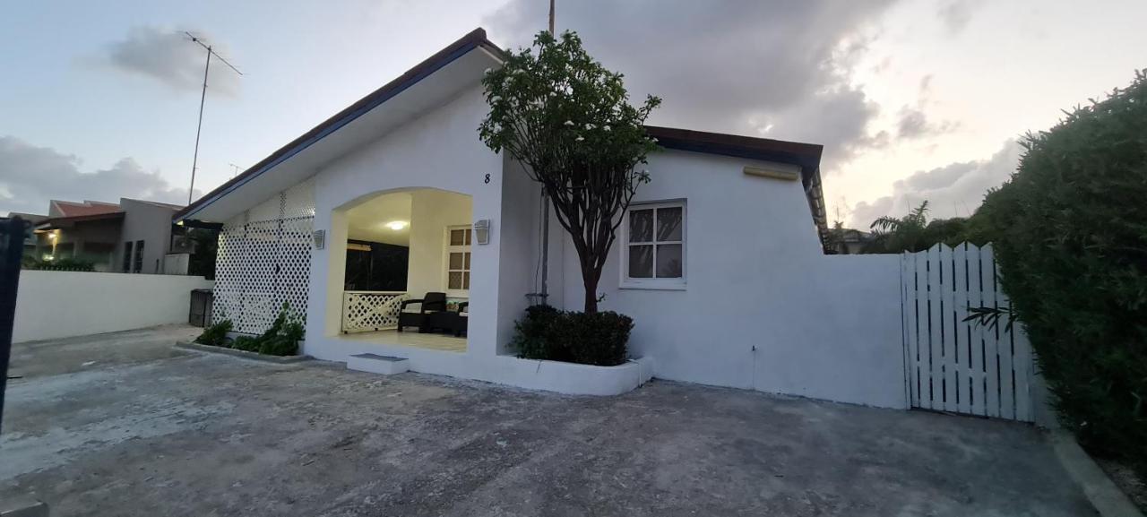 Family Villa With Big Pool And Absolute Privacy Willemstad Eksteriør billede