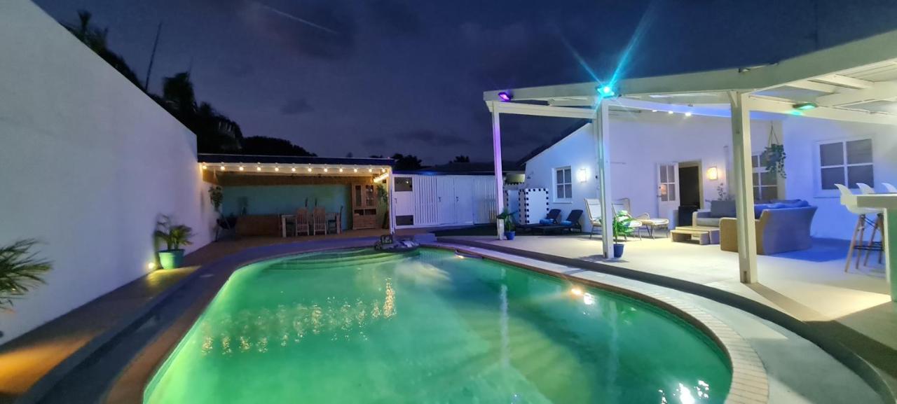 Family Villa With Big Pool And Absolute Privacy Willemstad Eksteriør billede