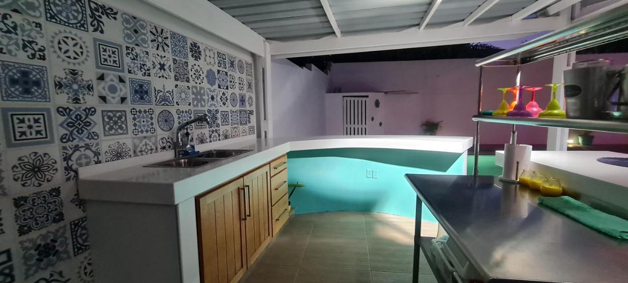 Family Villa With Big Pool And Absolute Privacy Willemstad Eksteriør billede