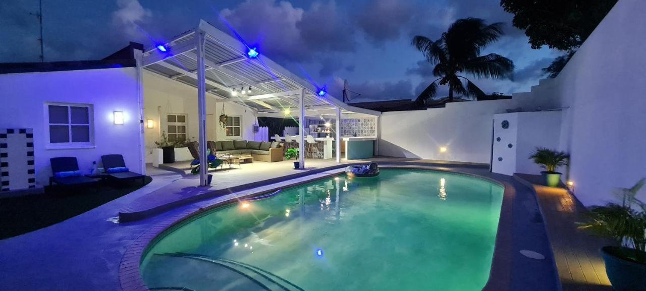 Family Villa With Big Pool And Absolute Privacy Willemstad Eksteriør billede