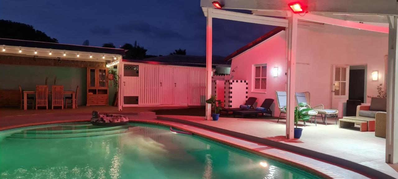Family Villa With Big Pool And Absolute Privacy Willemstad Eksteriør billede